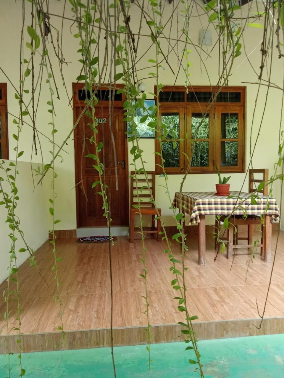 ホテル Udesh Guest ポロンナルワ 部屋 写真